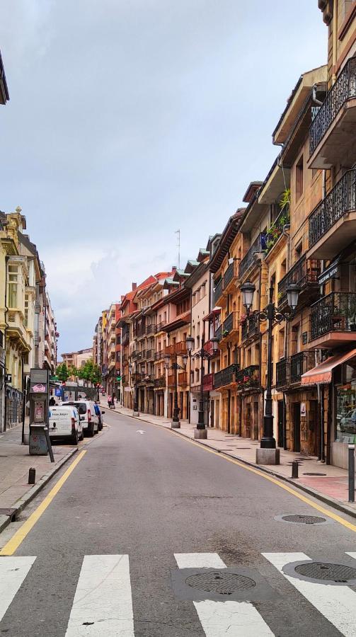 Oviedo Centro- Parking Gratuito Appartement Buitenkant foto